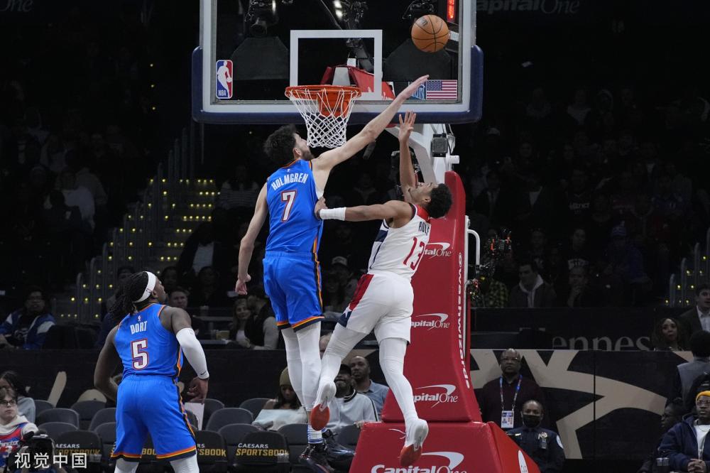 露头角的年 露头角的年